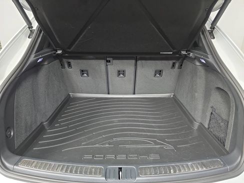 Certified 2026 Porsche Macan AWD/4WD image 25