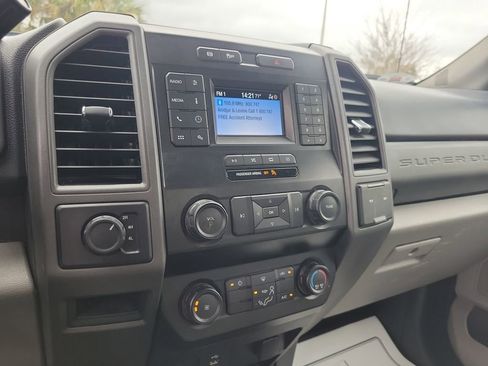 Used 2021 Ford F550 4x4 Regular Cab Super Duty image 19
