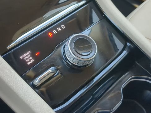 Certified 2021 Jeep Grand Cherokee L Limited AWD/4WD image 31