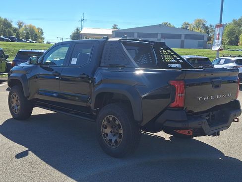 New 2025 Toyota Tacoma Trailhunter image 4