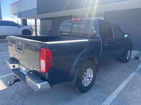 Used 2018 Nissan Frontier SV image 4
