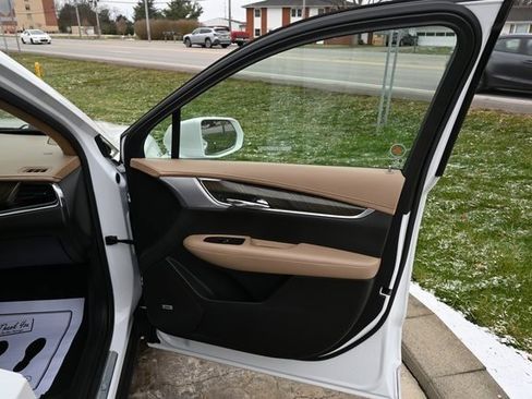 Used 2020 Cadillac XT6 Premium Luxury image 18