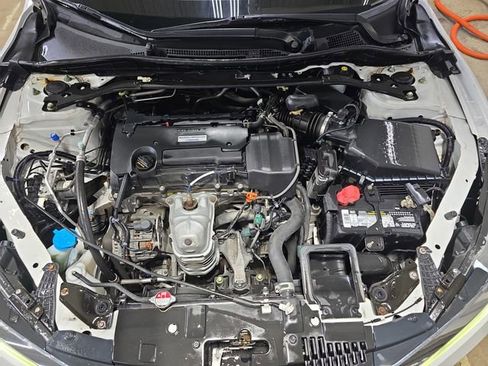 Used 2017 Honda Accord Sport image 29