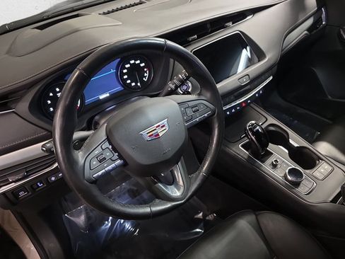 Used 2022 Cadillac XT4 Premium Luxury w/ Technology Package image 16