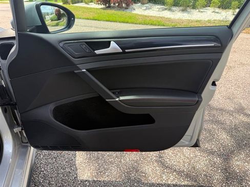 Used 2016 Volkswagen GTI SE FWD image 22