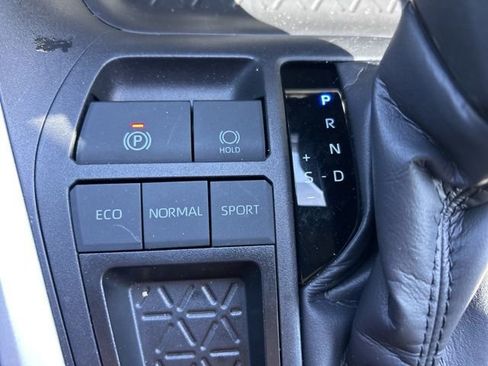 Used 2025 Toyota RAV4 XLE image 19