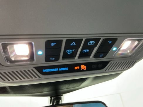 Used 2023 Ford Explorer XLT w/ Equipment Group 202A AWD/4WD image 24