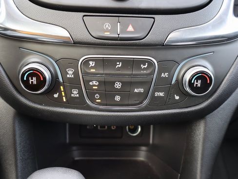 Used 2022 Chevrolet Equinox LT image 12