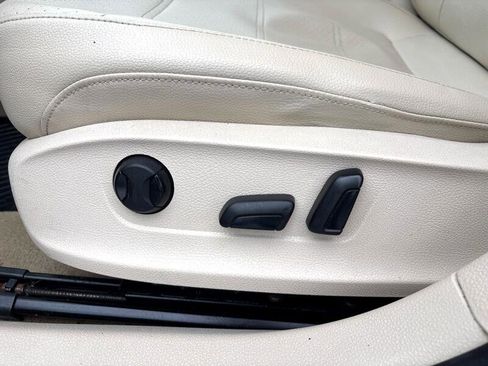 Used 2013 Volkswagen Passat 2.5 SE image 11