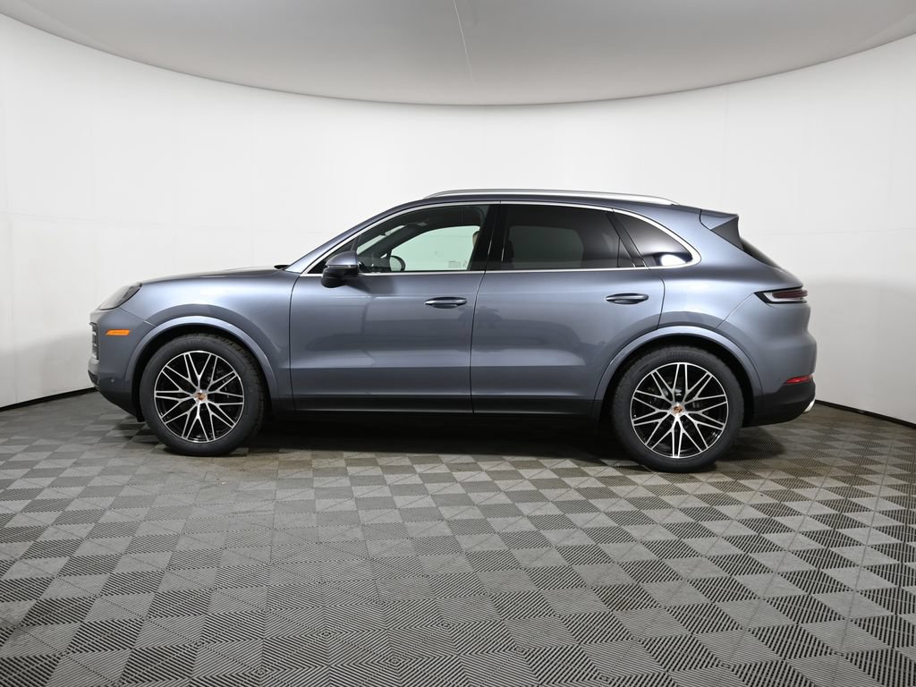 Used 2026 Porsche Cayenne AWD/4WD image 2