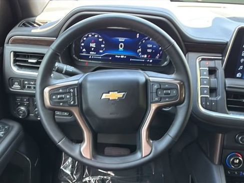 Used 2024 Chevrolet Suburban High Country image 11