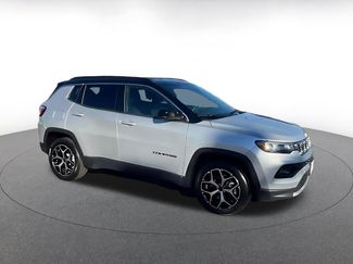 Used 2025 Jeep Compass Limited video 2