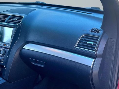 Used 2017 Ford Explorer XLT w/ XLT Technology Feature Bundle AWD/4WD image 27