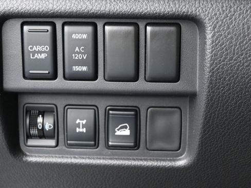 Used 2022 Nissan Titan PRO-4X w/ Pro-4x Utility Package image 40