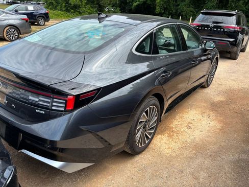 Used 2025 Hyundai Sonata SEL FWD image 16