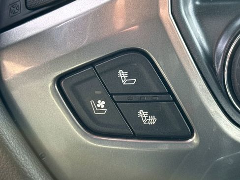 Used 2018 Chevrolet Silverado 1500 LTZ Z71 w/ Centennial Edition image 17