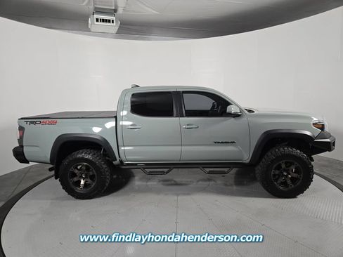 Used 2022 Toyota Tacoma TRD Off-Road w/ Technology Package AWD/4WD image 7