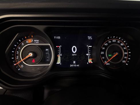 Used 2024 Jeep Wrangler Unlimited Sahara AWD/4WD image 15
