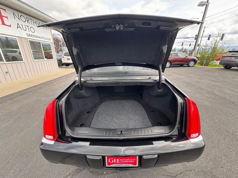 Used 2010 Cadillac DTS Limousine FWD image 20