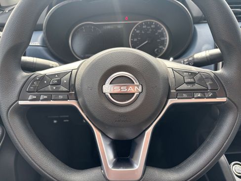 Used 2025 Nissan Versa SV image 25