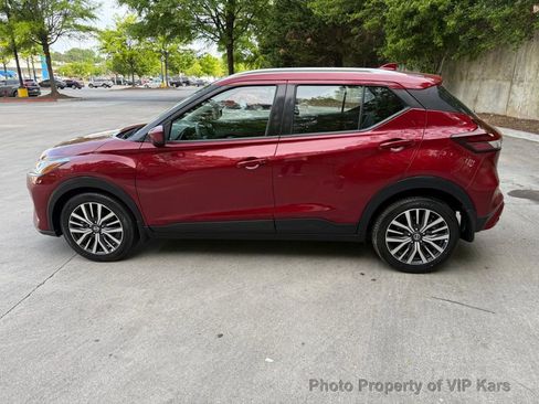 Used 2021 Nissan Kicks SV image 8