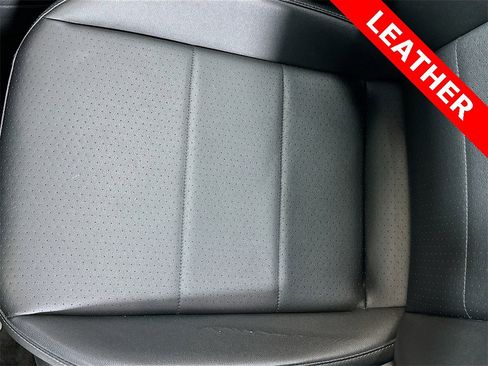 Used 2021 Volkswagen Tiguan SE w/ Panoramic Sunroof Package image 19