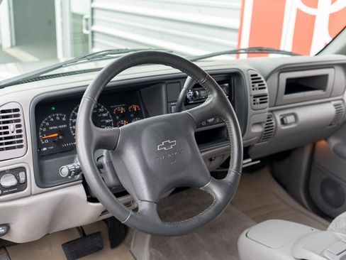 Used 1998 Chevrolet Silverado 2500 4x4 Extended Cab w/ Preferred Equipment Group 2 image 13
