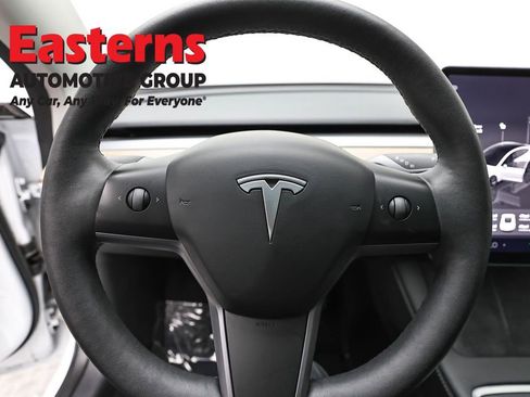 Used 2023 Tesla Model 3 Standard Range image 10