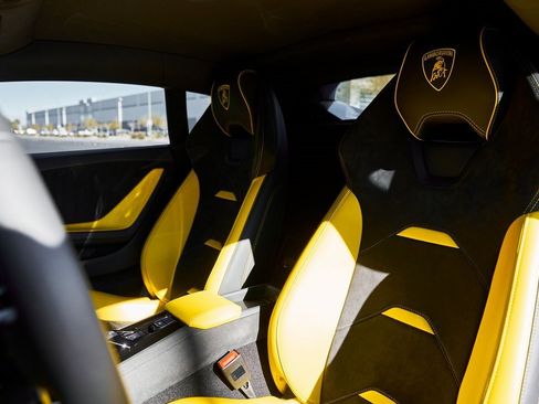 Used 2023 Lamborghini Huracan Tecnica image 49