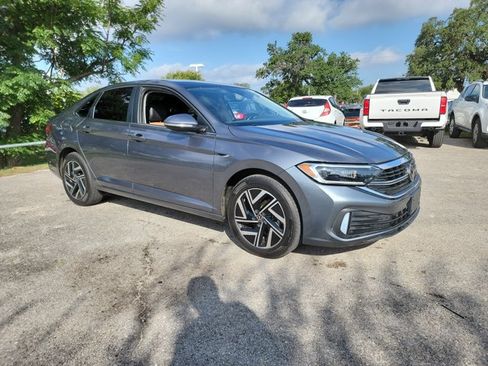 Used 2024 Volkswagen Jetta SEL FWD image 3