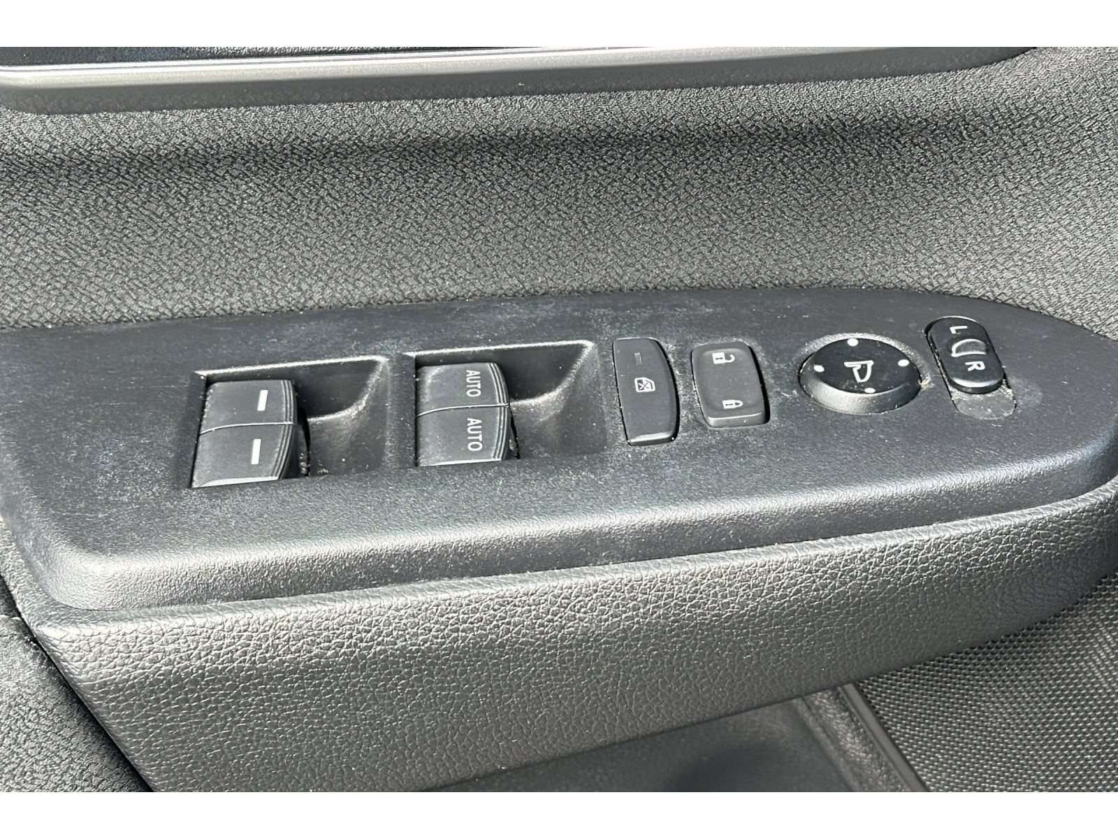 Used 2022 Honda CR-V EX image 3
