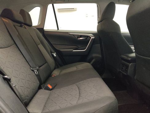 Used 2020 Toyota RAV4 XLE w/ Convenience Package image 19