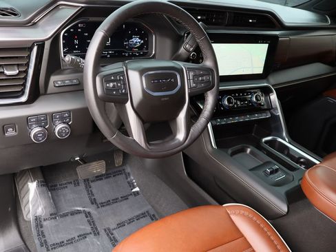 Used 2025 GMC Sierra 3500 Denali Ultimate image 11