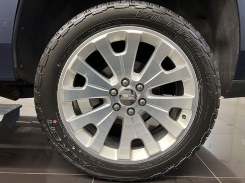 Used 2017 Cadillac Escalade Premium Luxury AWD/4WD image 7