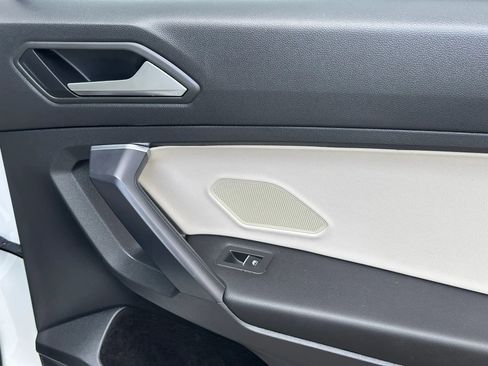 Used 2021 Volkswagen Tiguan SE R-Line image 25