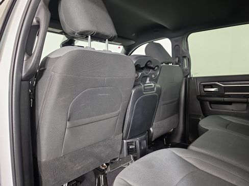 Used 2024 RAM 2500 Big Horn AWD/4WD image 37