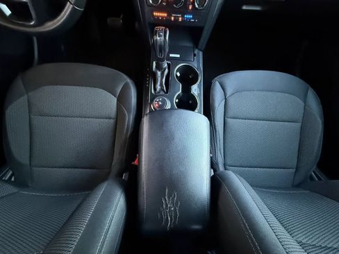 Used 2018 Ford Explorer XLT AWD/4WD image 47