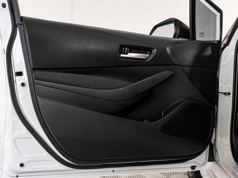 Used 2020 Toyota Corolla LE FWD image 41