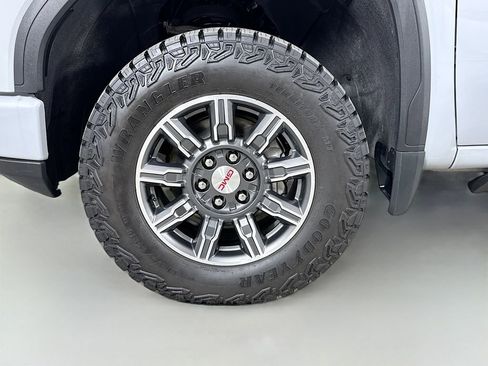 Used 2024 GMC Sierra 1500 AT4 w/ Technology Package AWD/4WD image 36