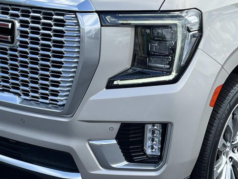 Used 2022 GMC Yukon Denali w/ Denali Ultimate Package AWD/4WD image 10