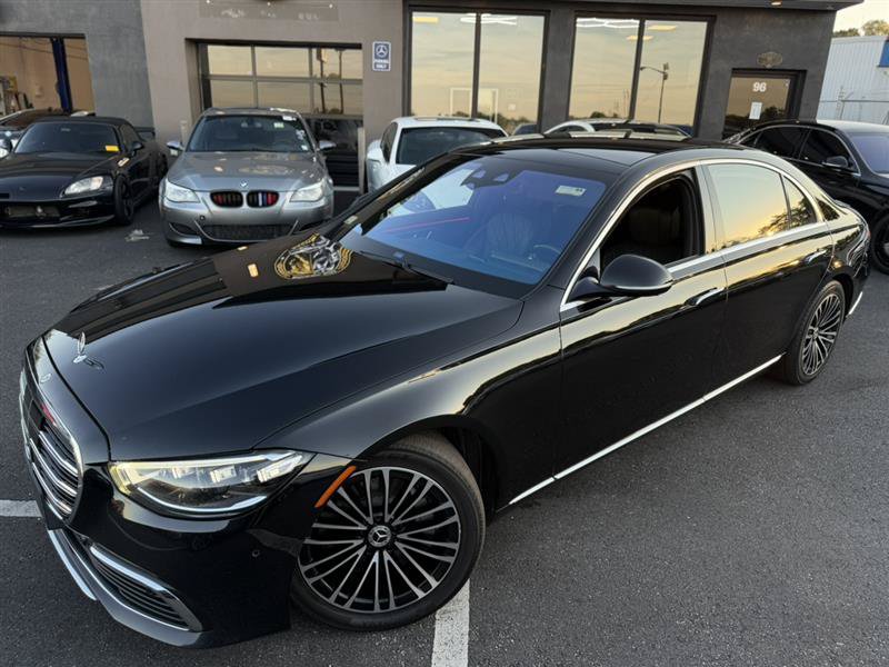 Used 2021 Mercedes-Benz S 580 4MATIC Sedan image 2