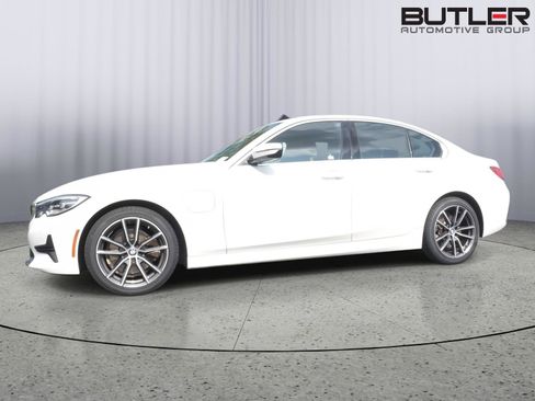 Used 2021 BMW 330e w/ Convenience Package RWD image 1