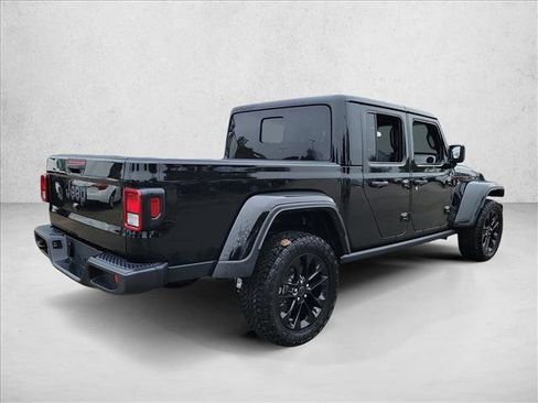 Used 2025 Jeep Gladiator Sport image 5