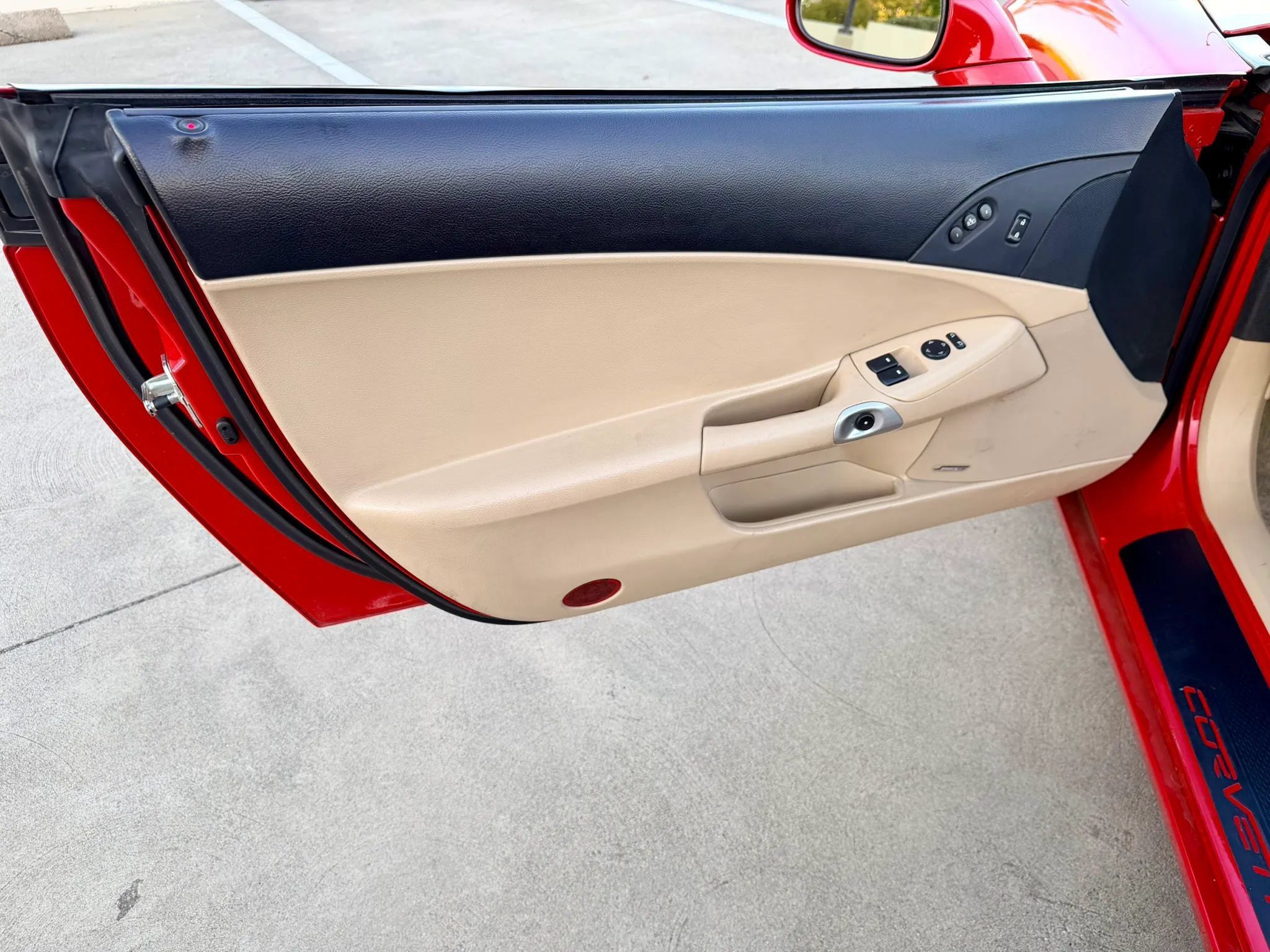 Used 2006 Chevrolet Corvette Convertible w/ Preferred Equipment Group RWD image 40