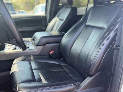 Used 2019 Ford Expedition XLT w/ Equipment Group 201A AWD/4WD image 7