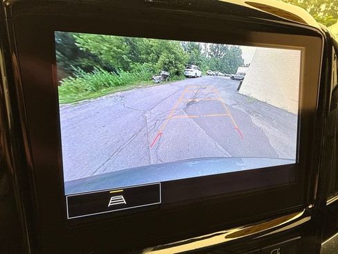 Used 2023 Chevrolet Traverse LT AWD/4WD image 31