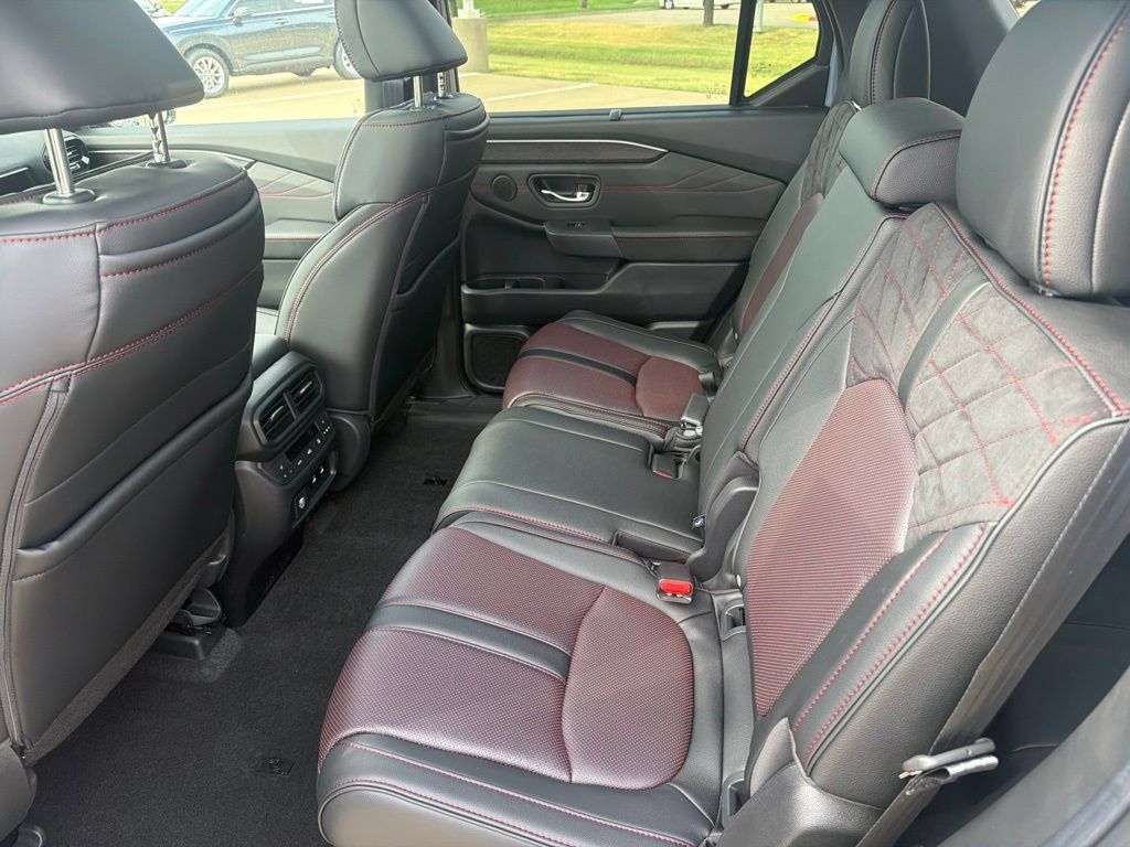 New 2026 Honda Pilot Black Edition image 28