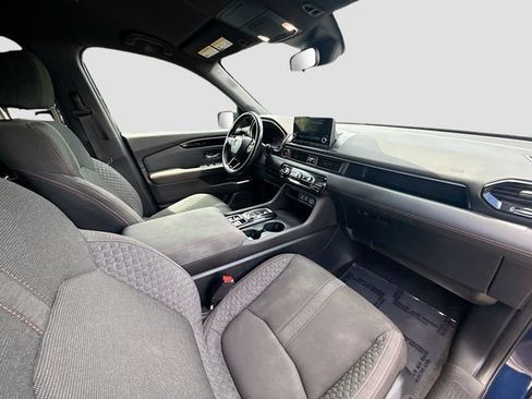 Used 2023 Honda Pilot Sport image 26