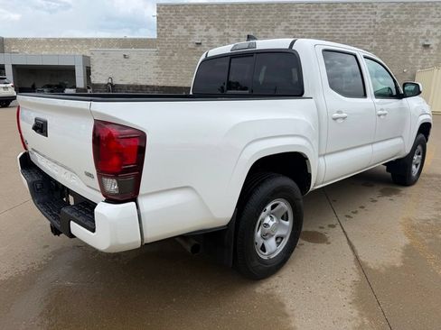 Certified 2023 Toyota Tacoma SR AWD/4WD image 5