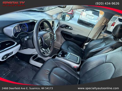 Used 2022 Chrysler Pacifica Touring-L image 14